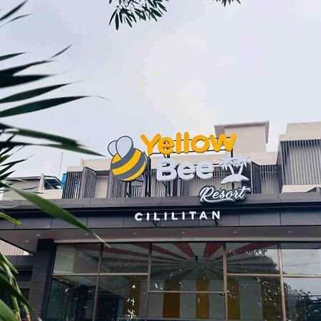 Yellow Bee Resort Cililitan Jakarta Eksteriør billede