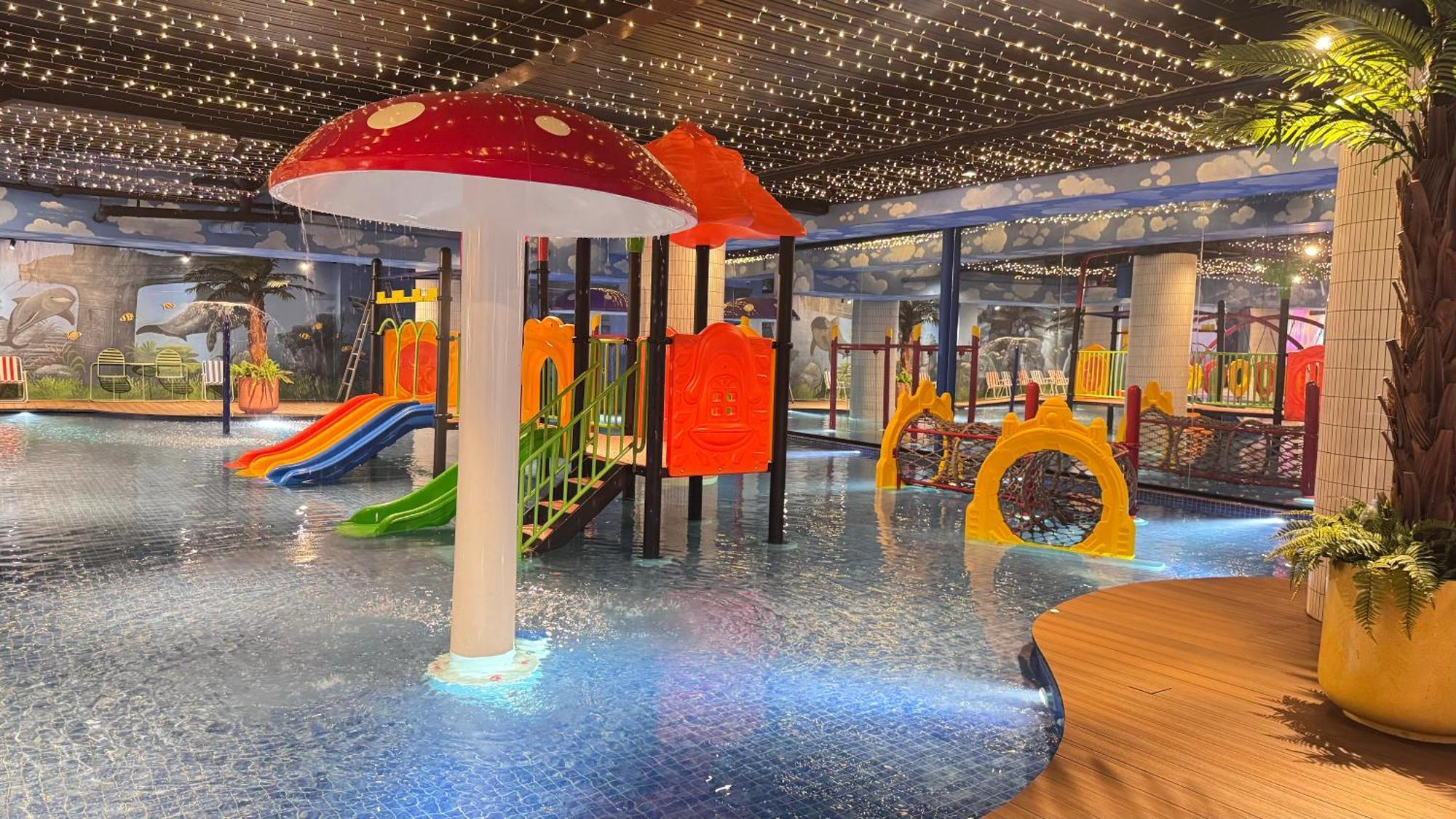 Yellow Bee Resort Cililitan Jakarta Eksteriør billede