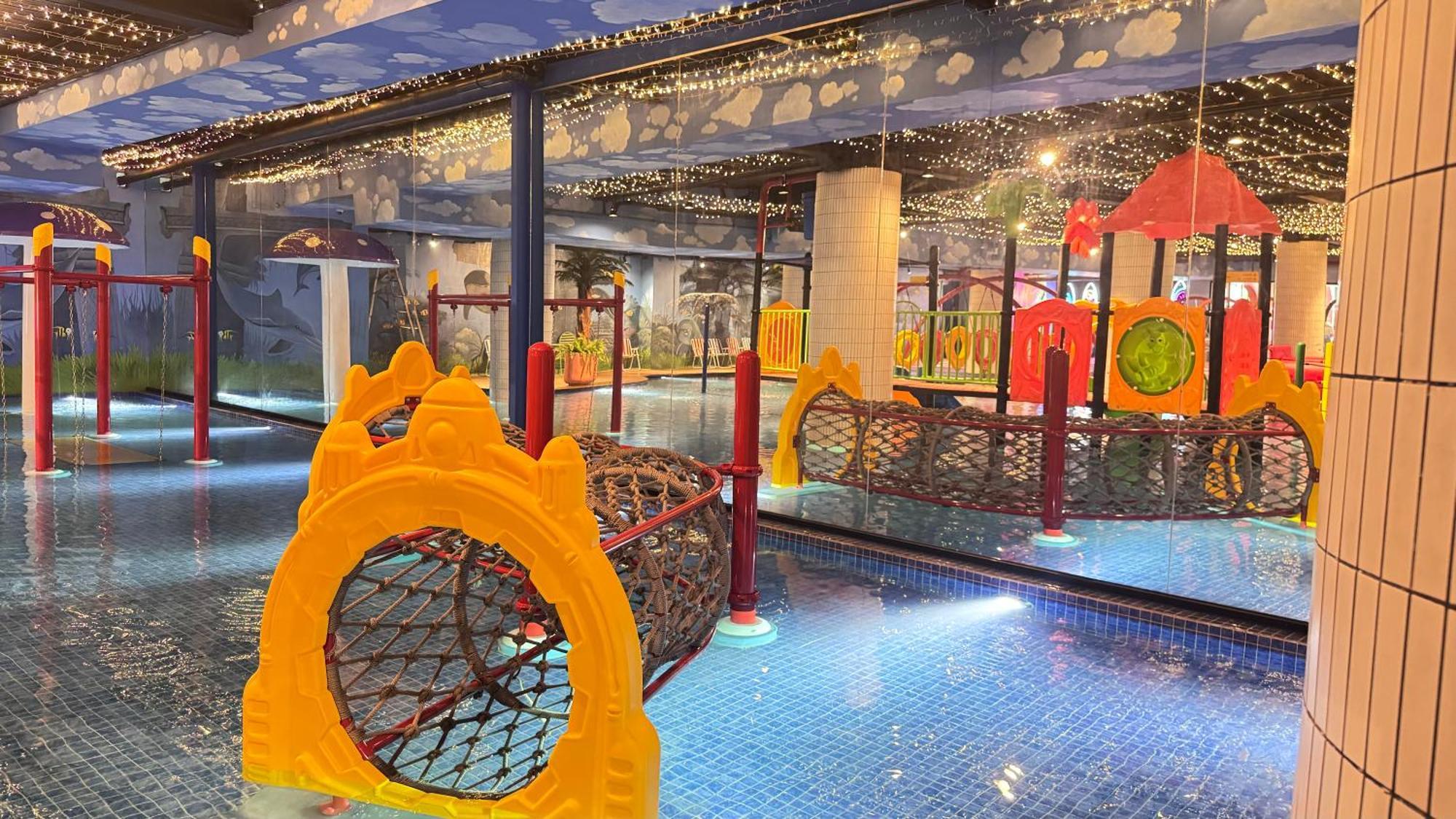 Yellow Bee Resort Cililitan Jakarta Eksteriør billede