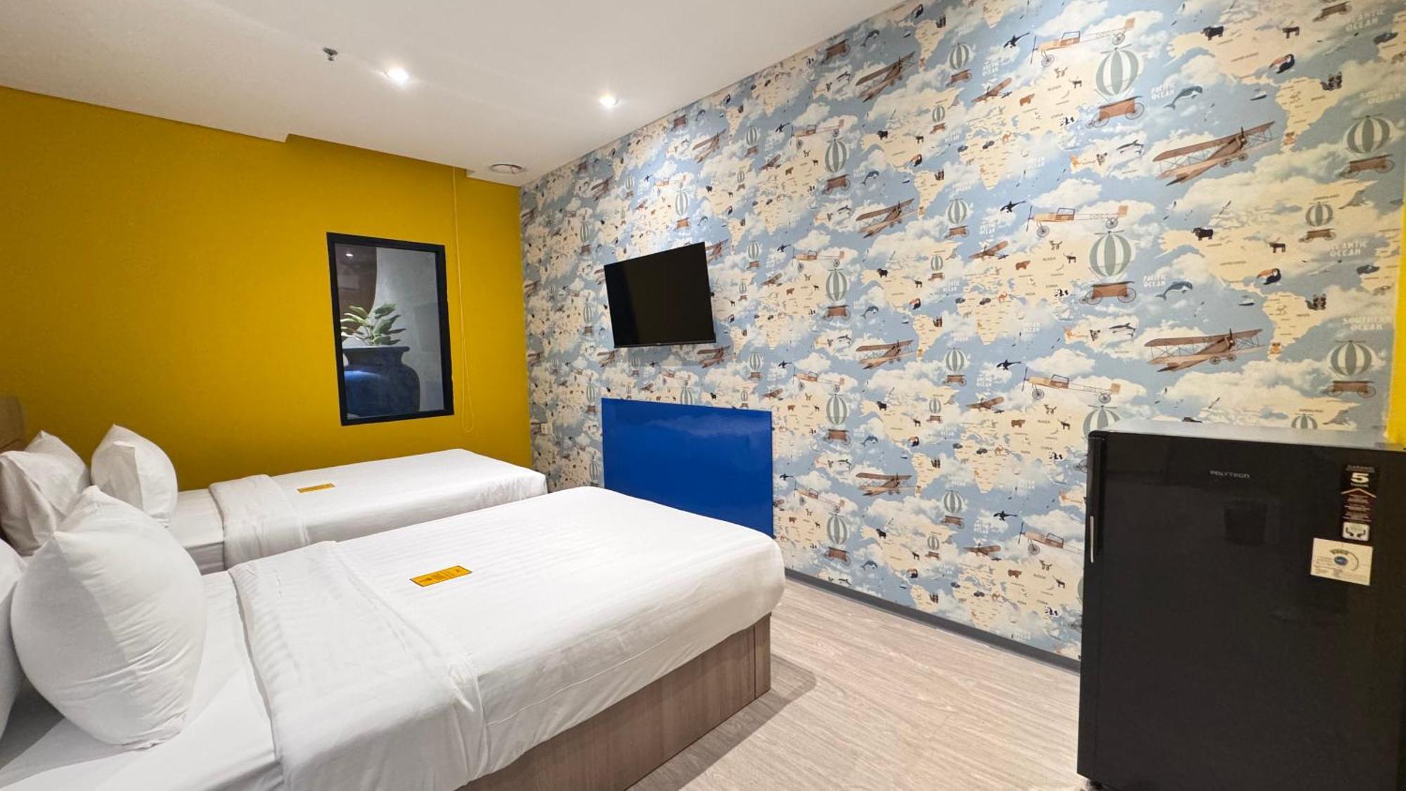 Yellow Bee Resort Cililitan Jakarta Eksteriør billede