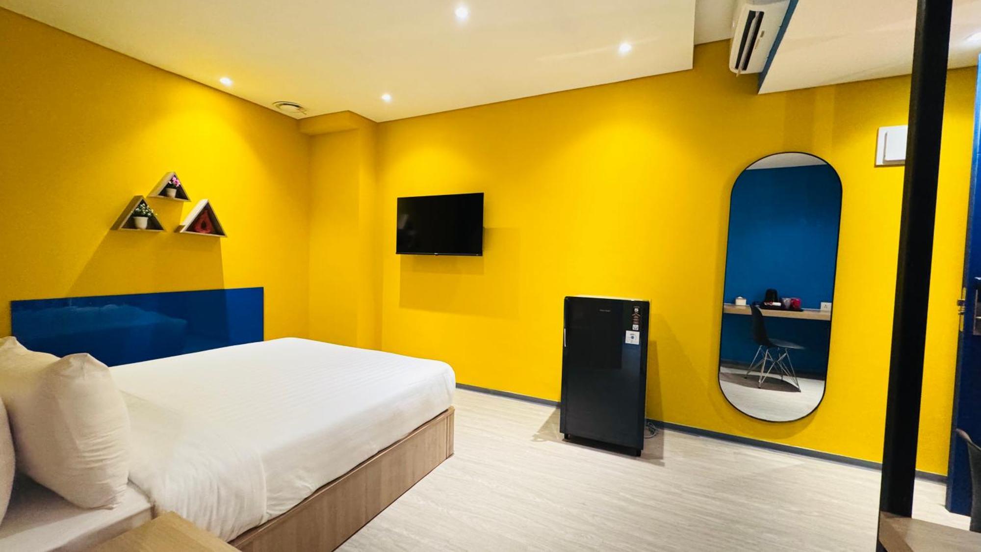 Yellow Bee Resort Cililitan Jakarta Eksteriør billede