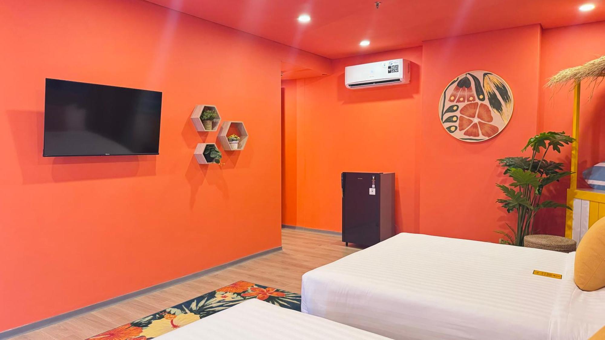 Yellow Bee Resort Cililitan Jakarta Eksteriør billede