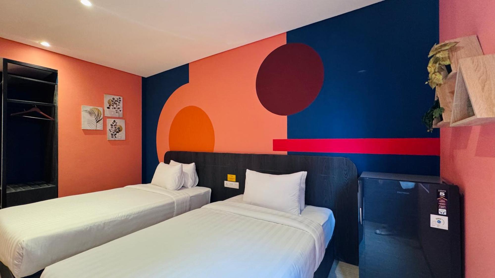 Yellow Bee Resort Cililitan Jakarta Eksteriør billede
