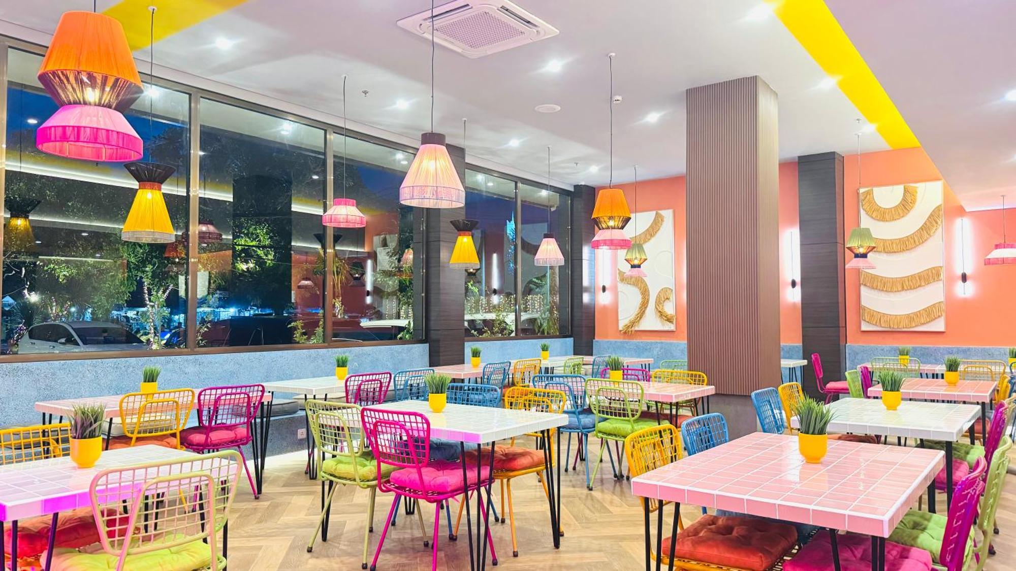 Yellow Bee Resort Cililitan Jakarta Eksteriør billede